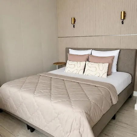 Maison Lumiere - Private Rooftop Terrace