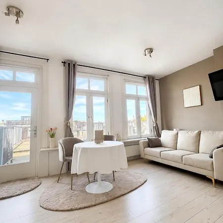 Maison Lumiere - Private Rooftop Terrace